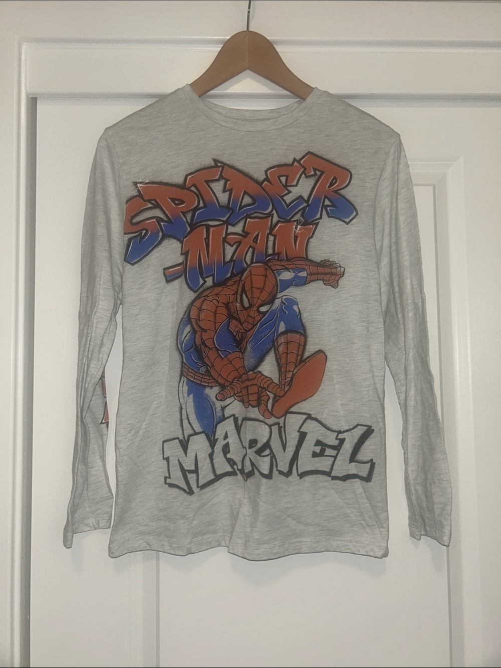 Marvel Spider-Man Graffiti Graphic Light Gray Long-Sleeve Tee - Picture 3 of 6